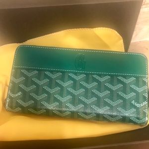 Brand new Goyard Wallet in Gorgeous green.